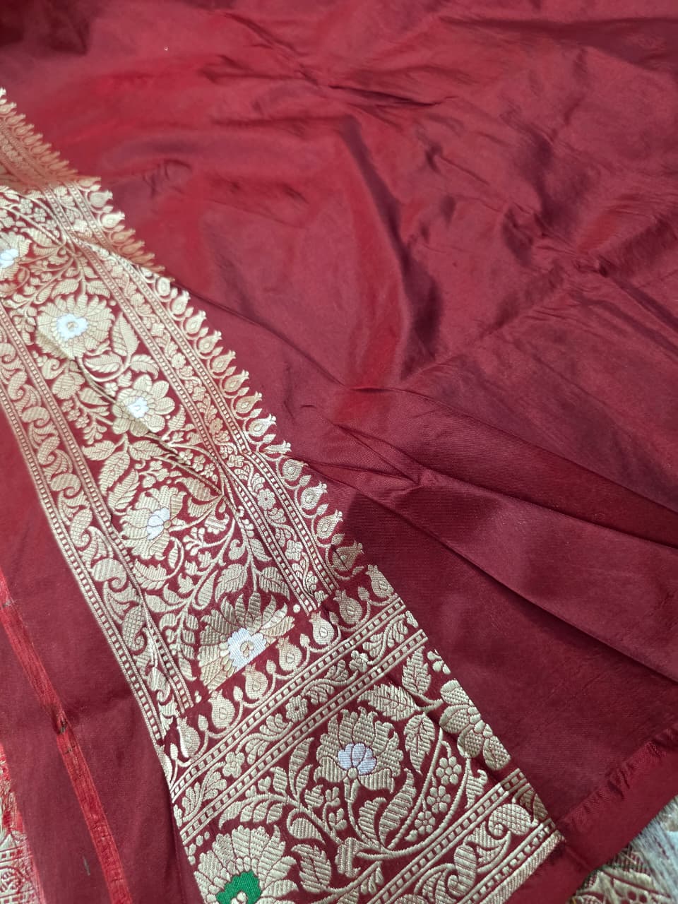 Maroon Pure Katan Silk Tilfi Meenakari Banarasi Handloom Saree With Blouse The Banarasee Aura