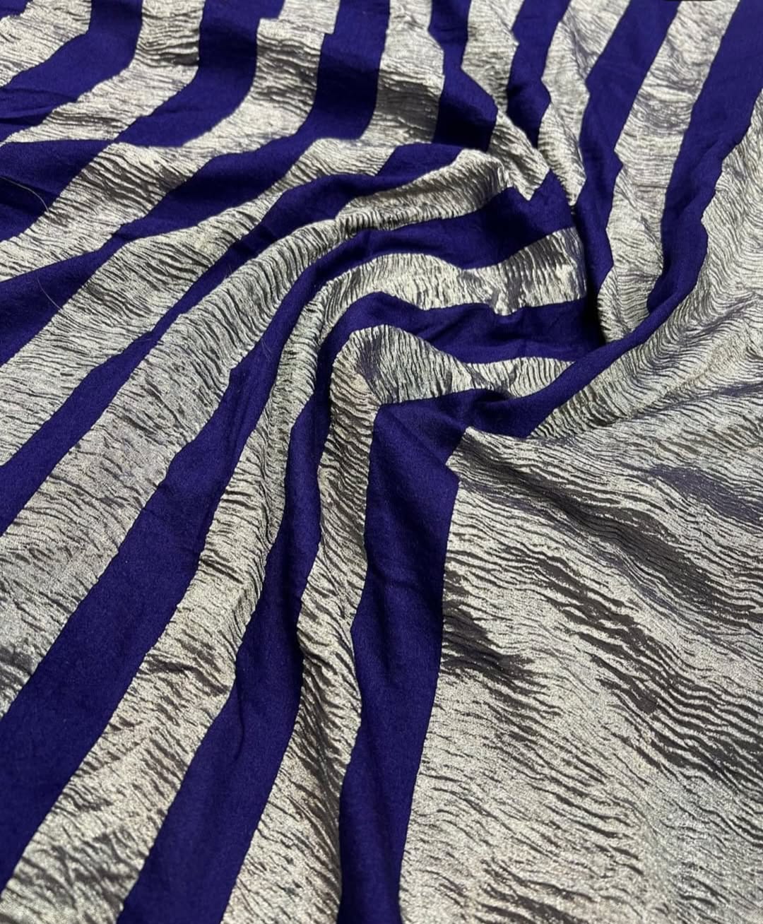 Green Pure Banarasi Tissue Silk Weaved Saree With Tissue Embroidered Blouse The Banarasee Aura